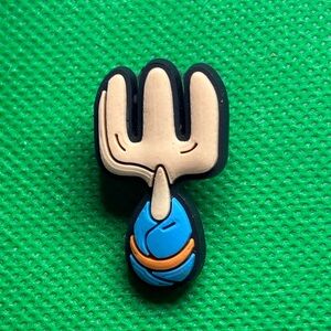 🌼 (5/$10 or 10/$15) NEW “I love Gardening” Croc Charm Collection rake